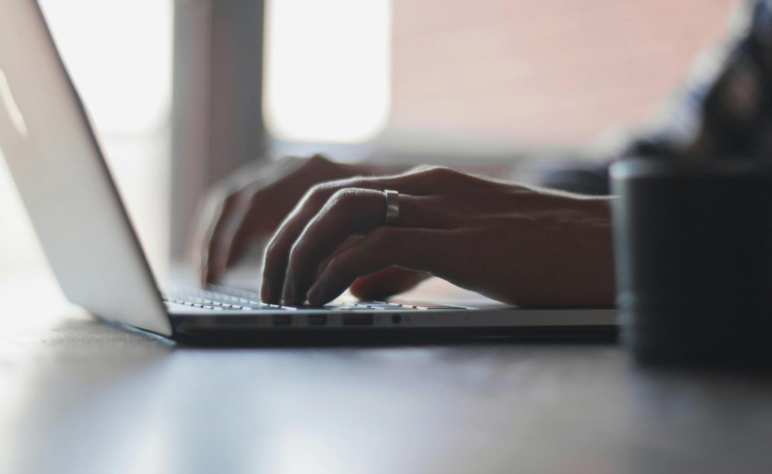 Environnement de formation en ligne avec outils d'analyse